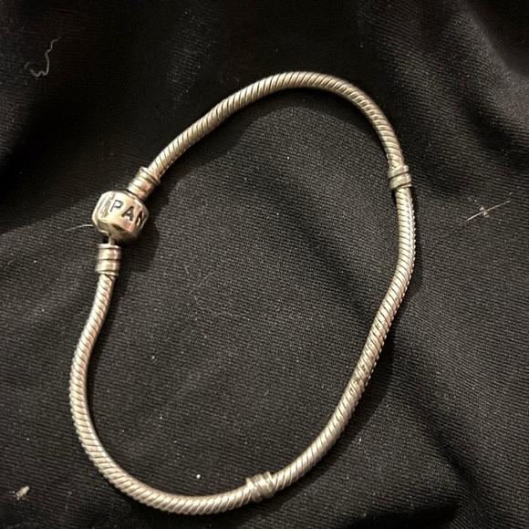 Pandora charm bracelet - Picture 1 of 1